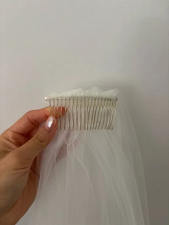 Light ivory waltz length veil - Picture 5 of 5